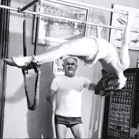 Joseph Pilates avec Roberta Peters sur Cadillac